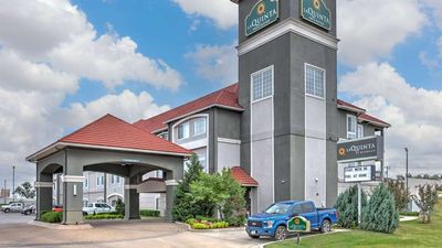 La Quinta Inn & Suites Tulsa Airport
