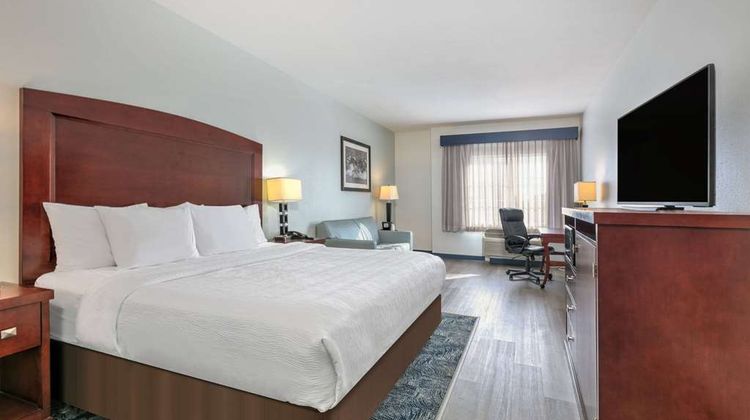 La Quinta Inn & Suites Ft Worth Room