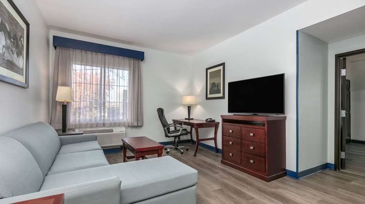 La Quinta Inn & Suites Ft Worth Suite