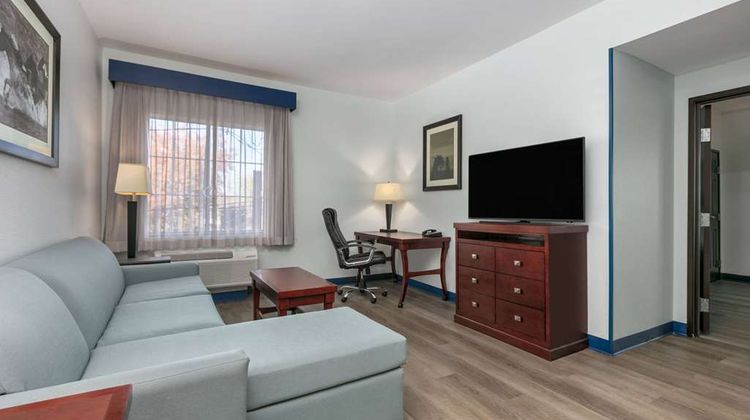 La Quinta Inn & Suites Ft Worth Suite