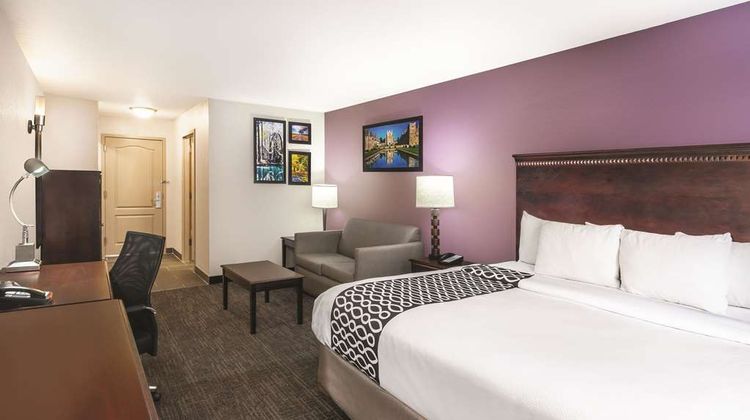 La Quinta Inn & Suites Rome Room
