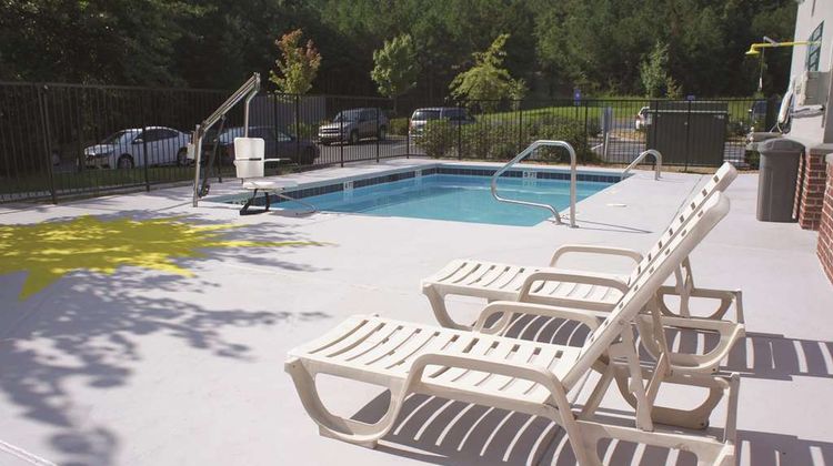 La Quinta Inn & Suites Rome Pool