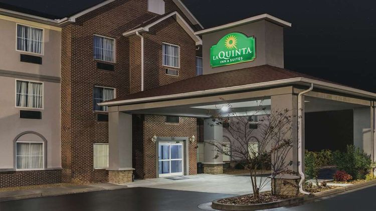 La Quinta Inn & Suites Rome Exterior