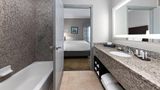 La Quinta Inn & Suites Brookshire Suite
