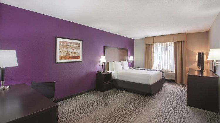 La Quinta Inn & Suites Erie Room