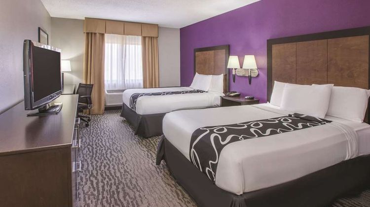 La Quinta Inn & Suites Erie Room