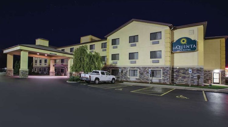 La Quinta Inn & Suites Erie Exterior