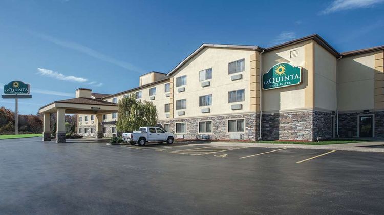 La Quinta Inn & Suites Erie Exterior