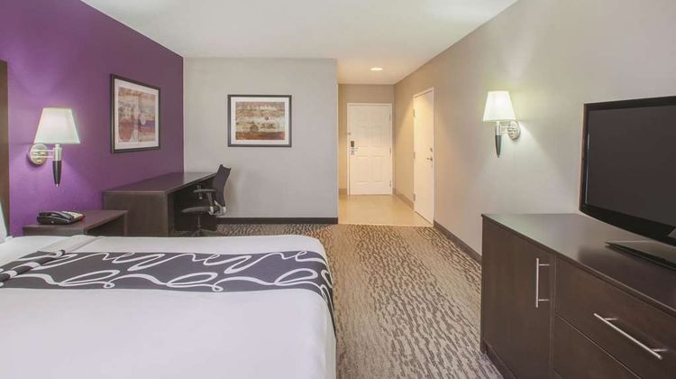 La Quinta Inn & Suites Erie Room