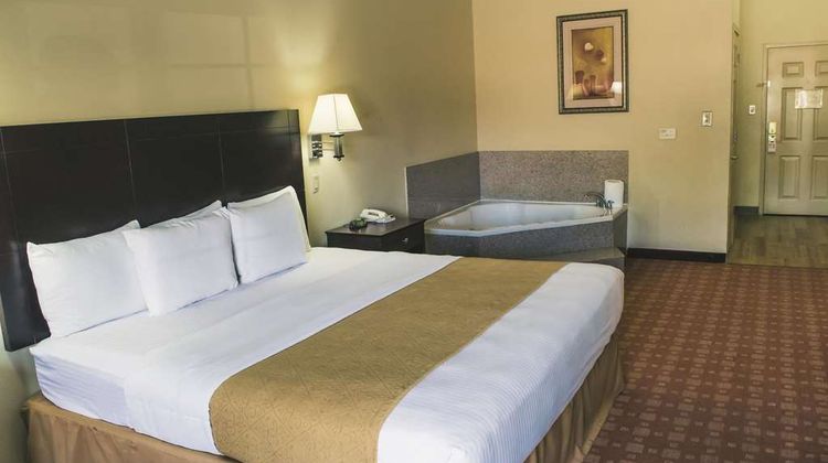 La Quinta Inn & Suites Alice Suite