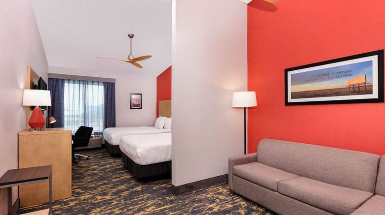 <b>La Quinta Inn & Suites Las Colinas Room</b>. Images powered by <a href="https://iceportal.shijigroup.com/" title="IcePortal" target="_blank">IcePortal</a>.
