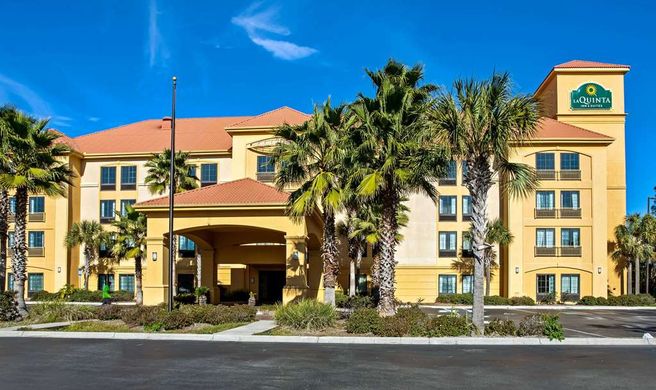 La Quinta Inn & Suites Pier Park Exterior