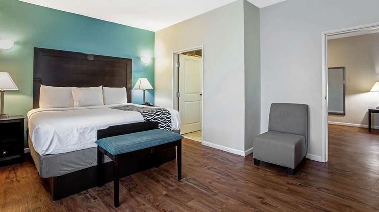 La Quinta Inn & Suites Pier Park Suite