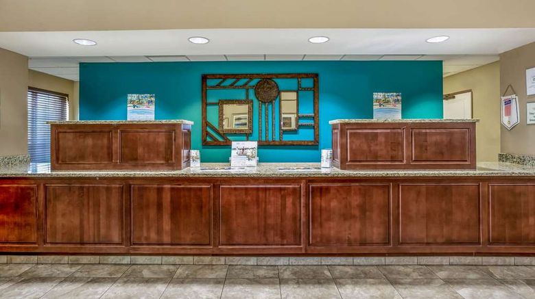 <b>La Quinta Inn & Suites Pier Park Lobby</b>. Images powered by <a href="https://iceportal.shijigroup.com/" title="IcePortal" target="_blank">IcePortal</a>.