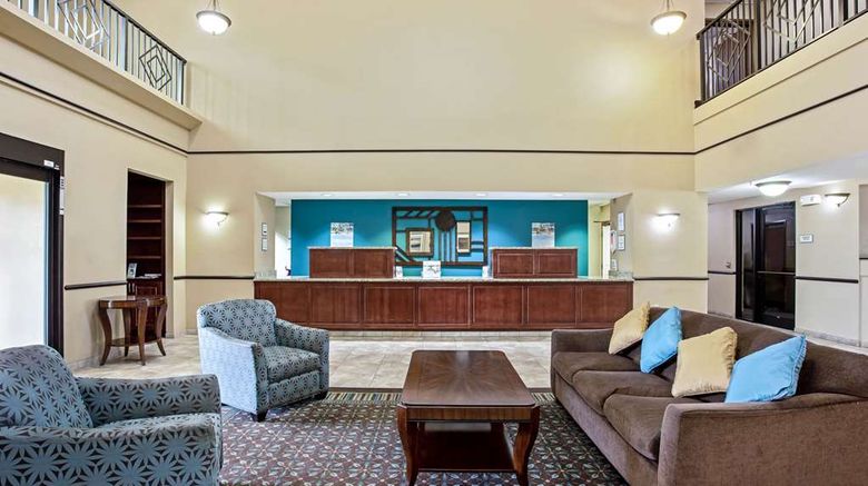 <b>La Quinta Inn & Suites Pier Park Lobby</b>. Images powered by <a href="https://iceportal.shijigroup.com/" title="IcePortal" target="_blank">IcePortal</a>.