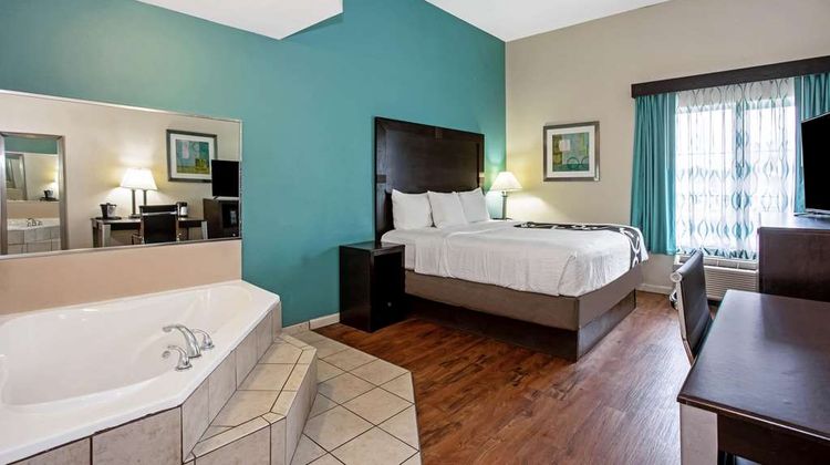 La Quinta Inn & Suites Pier Park Suite