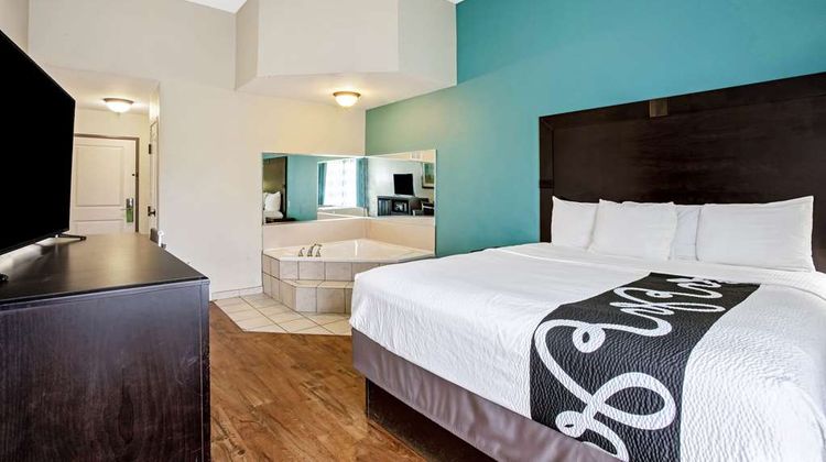 La Quinta Inn & Suites Pier Park Suite