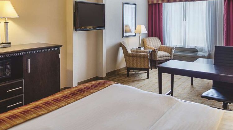 La Quinta Inn & Suites North Mobile Room