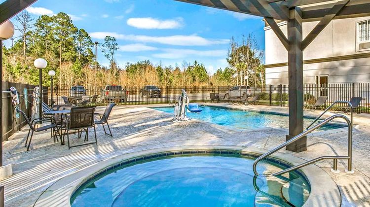 La Quinta Inn & Suites North Mobile Pool