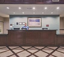 La Quinta Inn & Suites DFW Airport Lobby