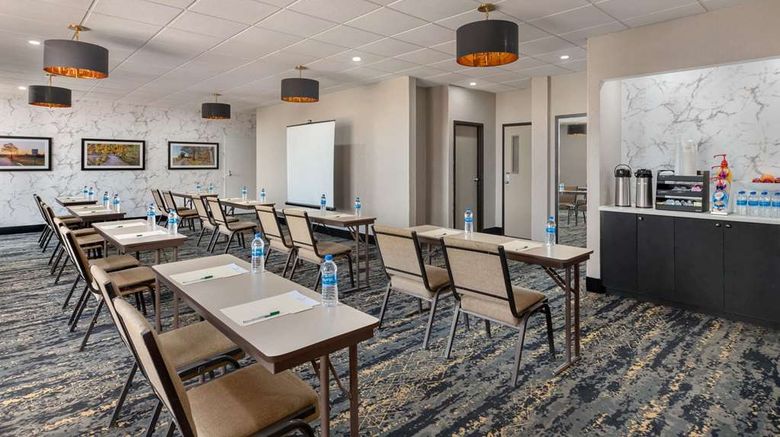 <b>La Quinta Inn & Suites Dothan Meeting</b>. Images powered by <a href="https://iceportal.shijigroup.com/" title="IcePortal" target="_blank">IcePortal</a>.