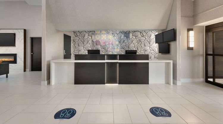 La Quinta Inn & Suites Dothan Lobby