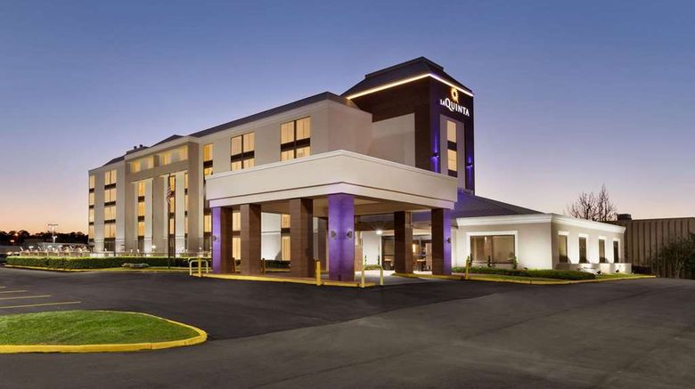 <b>La Quinta Inn & Suites Dothan Exterior</b>. Images powered by <a href="https://iceportal.shijigroup.com/" title="IcePortal" target="_blank">IcePortal</a>.