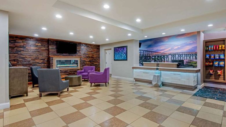 <b>La Quinta Inn & Suites Lexington Park Lobby</b>. Images powered by <a href="https://iceportal.shijigroup.com/" title="IcePortal" target="_blank">IcePortal</a>.