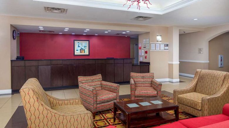 <b>La Quinta Inn & Suites Macon West Lobby</b>. Images powered by <a href="https://iceportal.shijigroup.com/" title="IcePortal" target="_blank">IcePortal</a>.