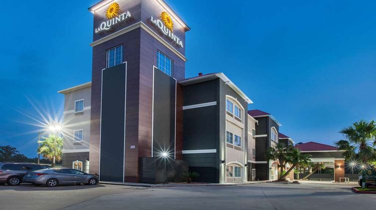 La Quinta Inn & Suites New Caney Exterior