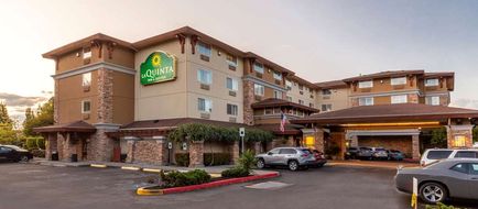 La Quinta Inn & Suites Vancouver Exterior