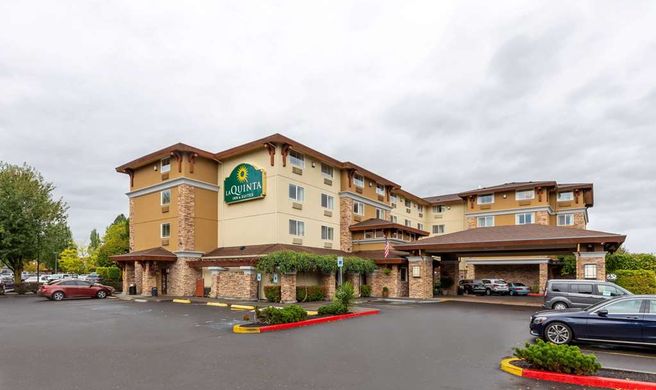 La Quinta Inn & Suites Vancouver Exterior