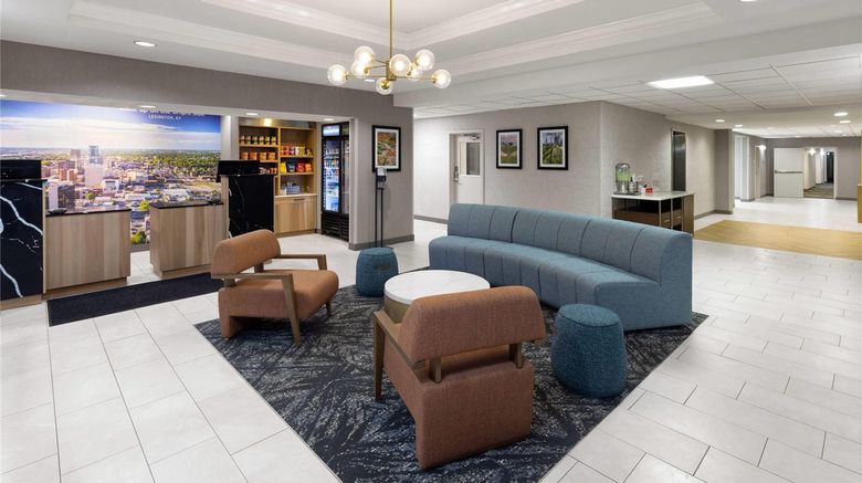 <b>La Quinta Inn & Suites Lexington S Lobby</b>. Images powered by <a href="https://iceportal.shijigroup.com/" title="IcePortal" target="_blank">IcePortal</a>.