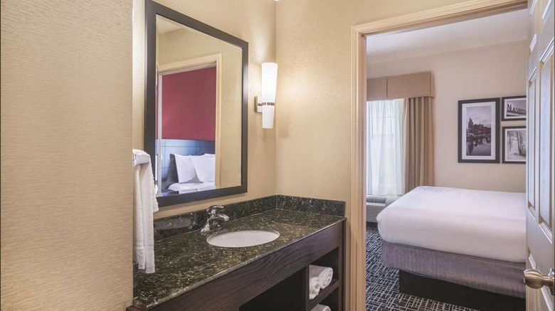 <b>La Quinta Inn & Suites by Wyndham Smyrna Suite</b>. Images powered by <a href="https://iceportal.shijigroup.com/" title="IcePortal" target="_blank">IcePortal</a>.