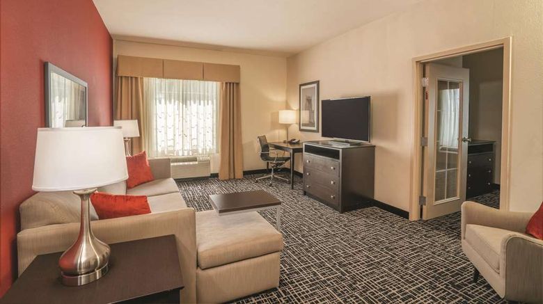 <b>La Quinta Inn & Suites by Wyndham Smyrna Suite</b>. Images powered by <a href="https://iceportal.shijigroup.com/" title="IcePortal" target="_blank">IcePortal</a>.