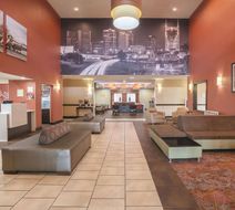 La Quinta Inn & Suites by Wyndham Smyrna Lobby