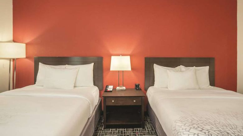 <b>La Quinta Inn & Suites by Wyndham Smyrna Room</b>. Images powered by <a href="https://iceportal.shijigroup.com/" title="IcePortal" target="_blank">IcePortal</a>.