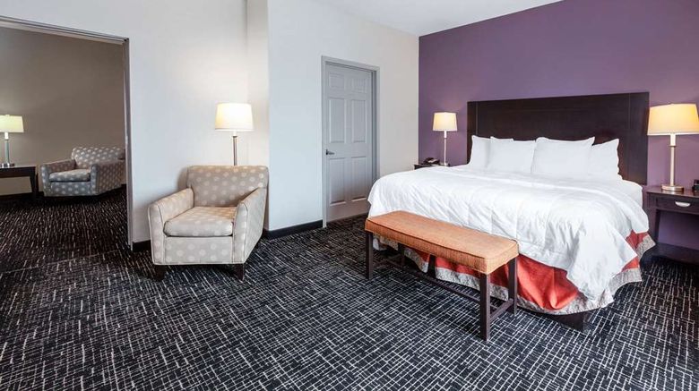 <b>La Quinta Inn & Suites Lumberton Suite</b>. Images powered by <a href="https://iceportal.shijigroup.com/" title="IcePortal" target="_blank">IcePortal</a>.