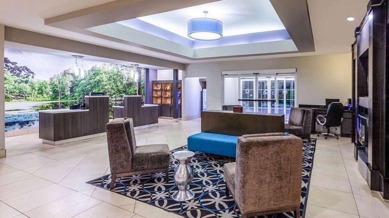 <b>La Quinta Inn & Suites Lumberton Lobby</b>. Images powered by <a href="https://iceportal.shijigroup.com/" title="IcePortal" target="_blank">IcePortal</a>.