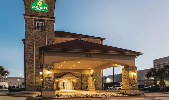 La Quinta Inn & Suites South Exterior