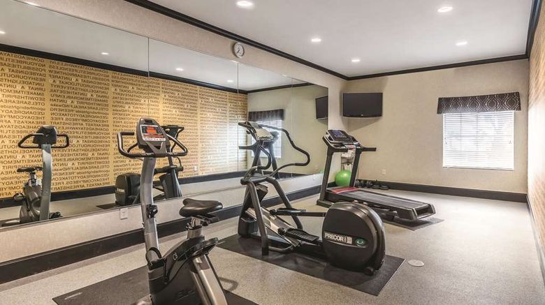 <b>La Quinta Inn & Suites South Health</b>. Images powered by <a href="https://iceportal.shijigroup.com/" title="IcePortal" target="_blank">IcePortal</a>.