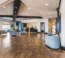 La Quinta Inn & Suites South Lobby