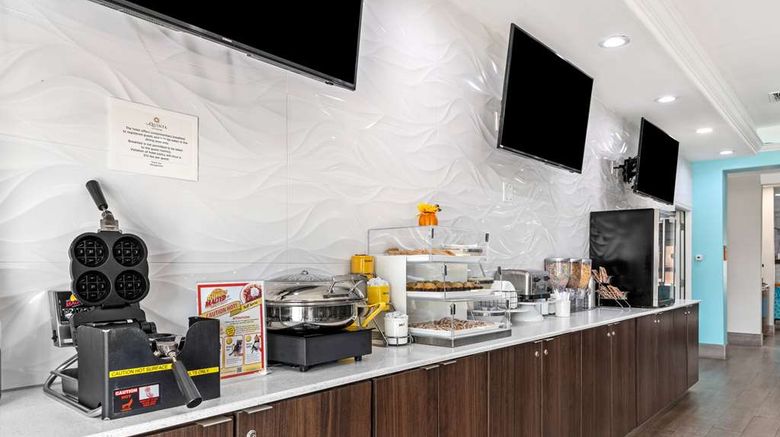 <b>La Quinta Inn & Suites Raymondville Restaurant</b>. Images powered by <a href="https://iceportal.shijigroup.com/" title="IcePortal" target="_blank">IcePortal</a>.