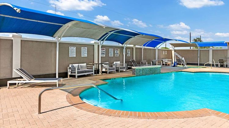 La Quinta Inn & Suites Raymondville Pool