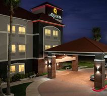 La Quinta Inn & Suites Raymondville Exterior