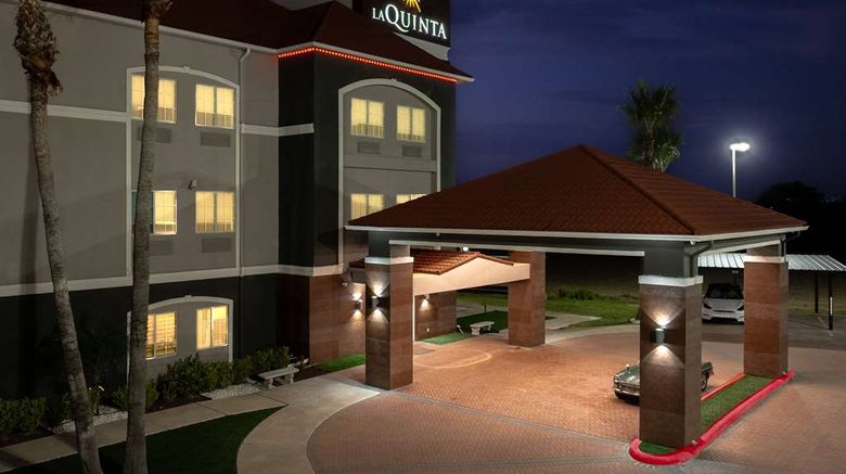 <b>La Quinta Inn & Suites Raymondville Exterior</b>. Images powered by <a href="https://iceportal.shijigroup.com/" title="IcePortal" target="_blank">IcePortal</a>.