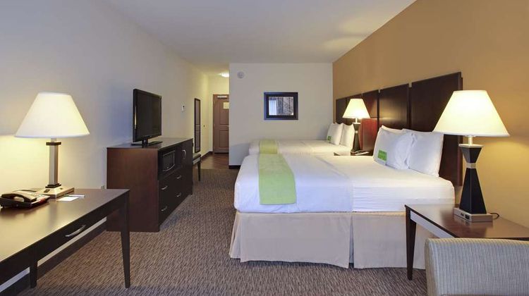 La Quinta Inn & Suites Memphis Wolfchase Room