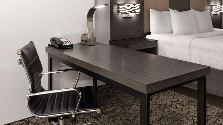 La Quinta Inn & Suites McAlester Suite