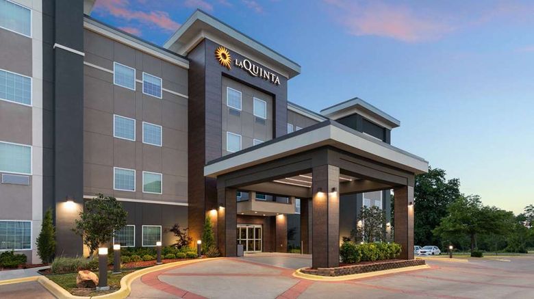 <b>La Quinta Inn & Suites McAlester Exterior</b>. Images powered by <a href="https://iceportal.shijigroup.com/" title="IcePortal" target="_blank">IcePortal</a>.