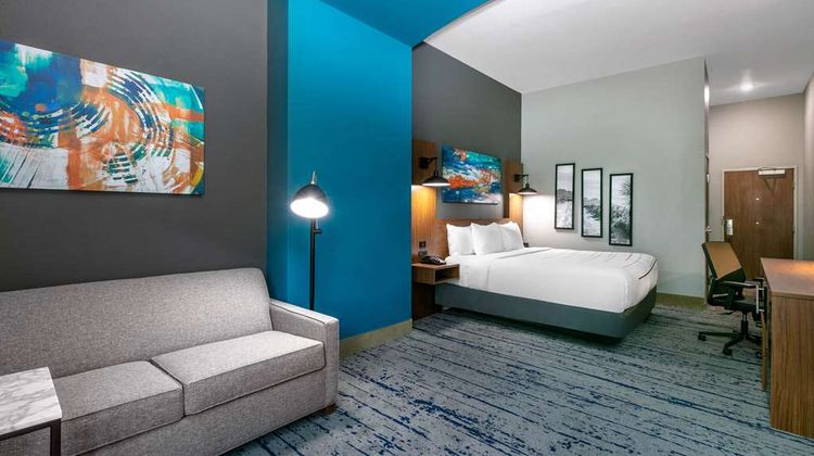 La Quinta Inn & Suites Jacksonville Suite